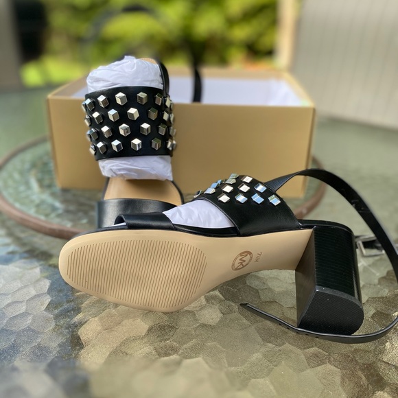 Michael Kors Sandle (NW) - Picture 3 of 5